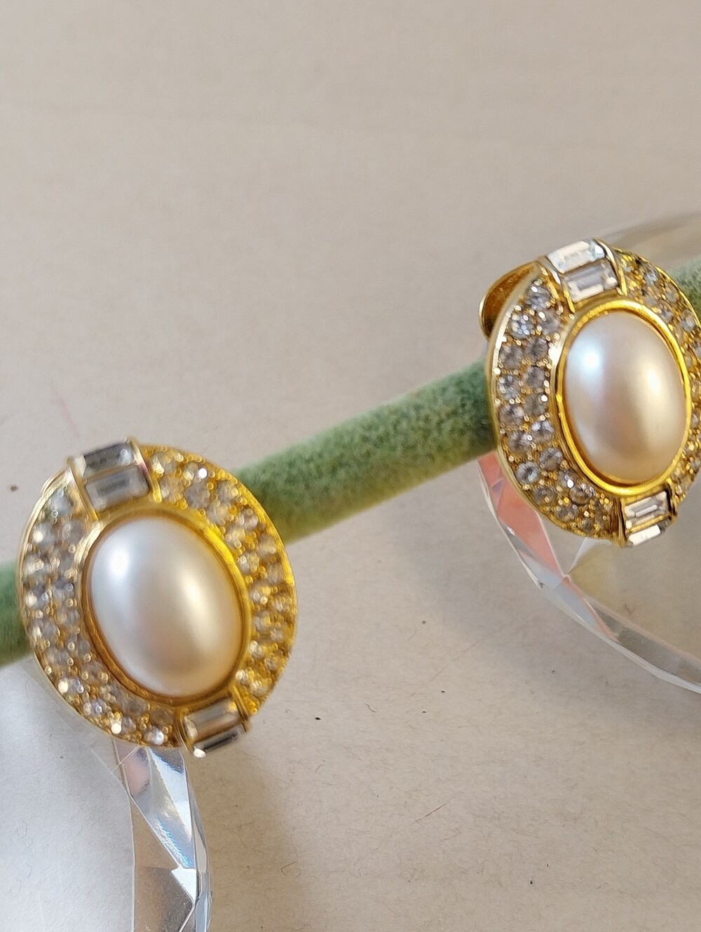 ALFRED SUNG Gold Pearl and Crystal Clip Earrings